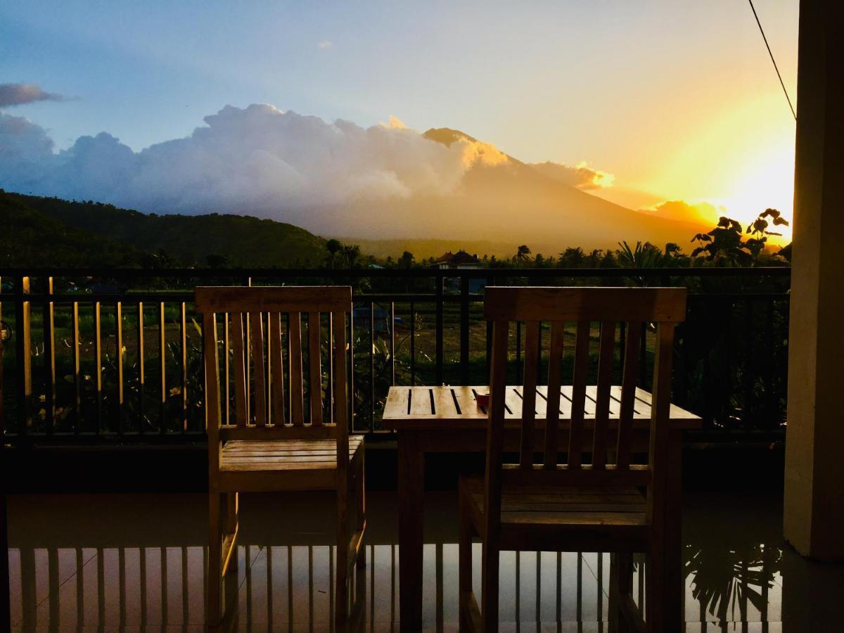D'Uma Amed Homestay 외부 사진