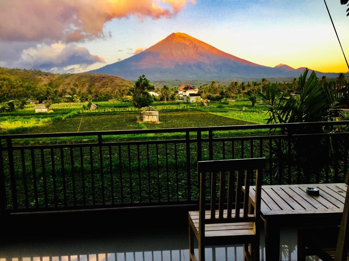 D'Uma Amed Homestay 외부 사진