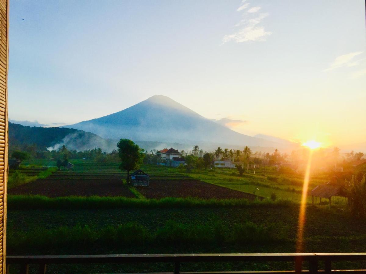 D'Uma Amed Homestay 외부 사진