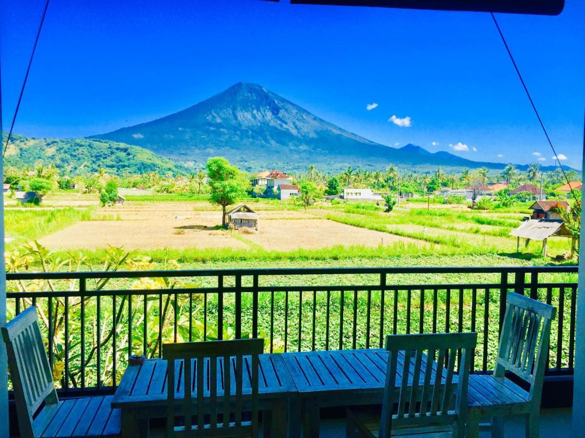 D'Uma Amed Homestay 외부 사진