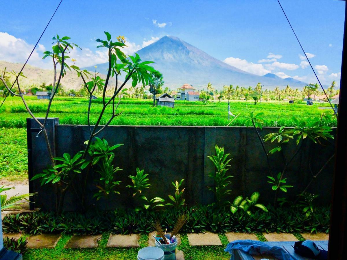 D'Uma Amed Homestay 외부 사진