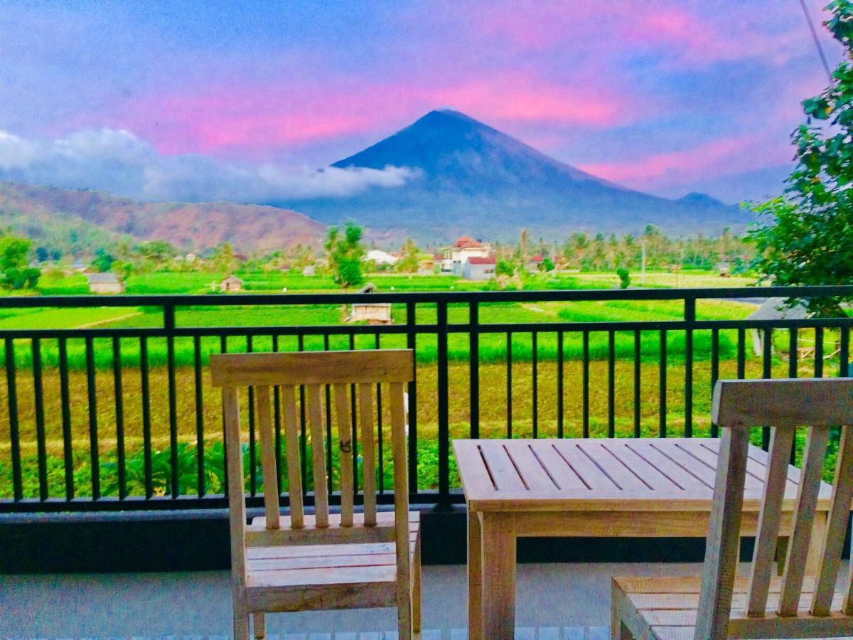 D'Uma Amed Homestay 외부 사진