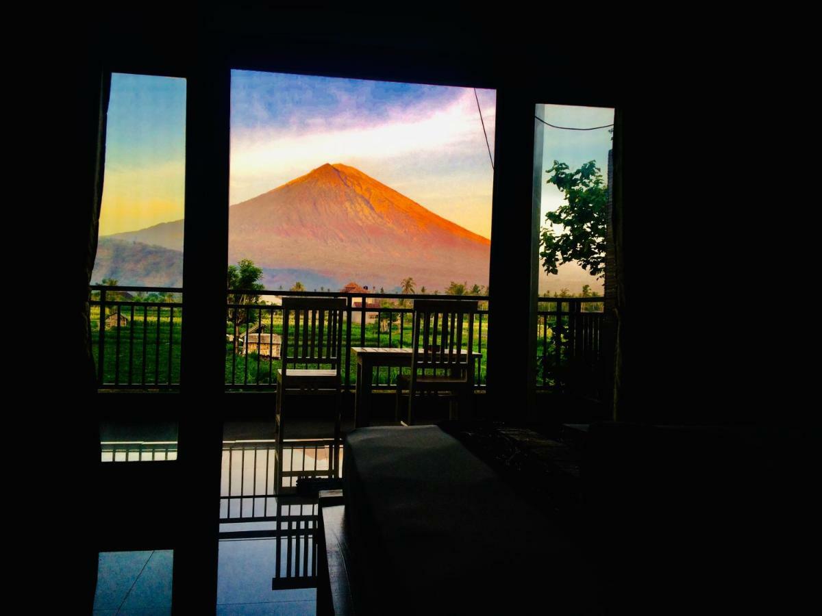 D'Uma Amed Homestay 외부 사진