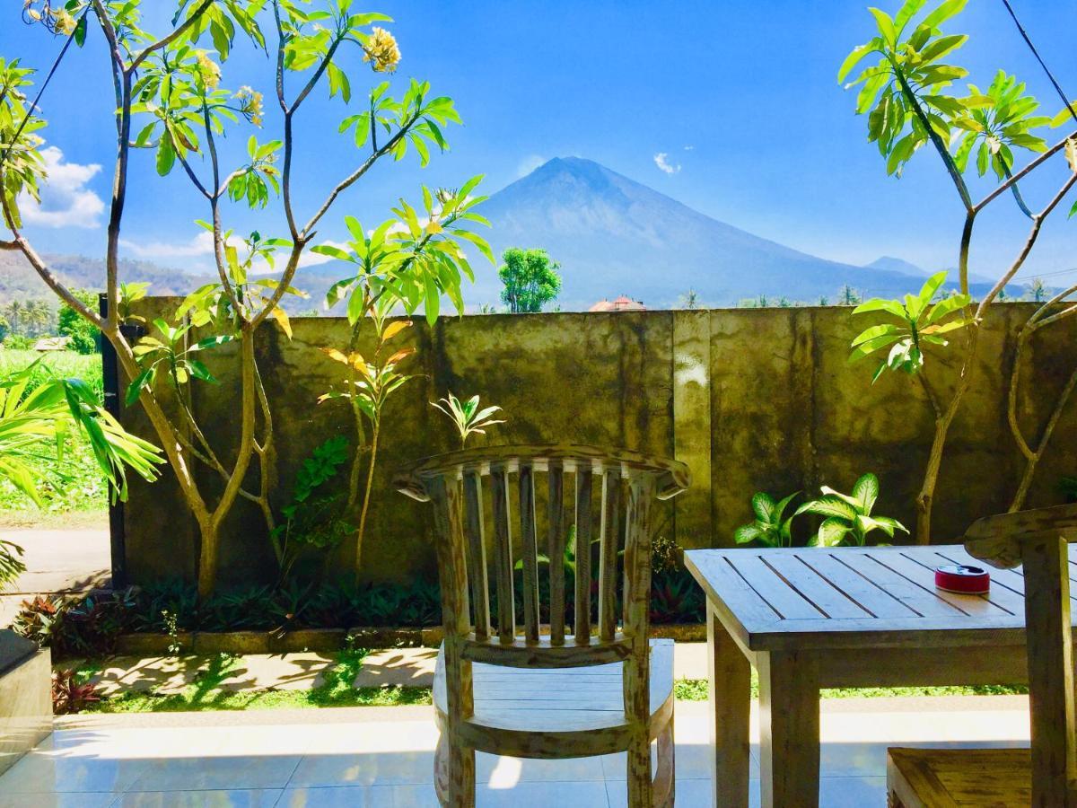 D'Uma Amed Homestay 외부 사진